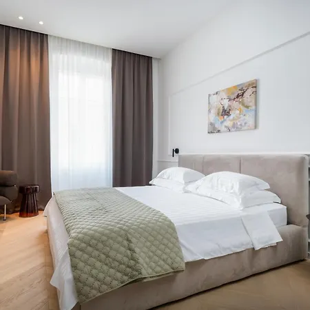 Mariva 2-4 Apartament