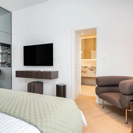 Mariva 2-4 Apartament *