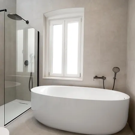 Mariva 2-4 Apartament *